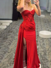 Vestidos de fiesta de sirena rojos 2025 con apliques largos en forma de corazón